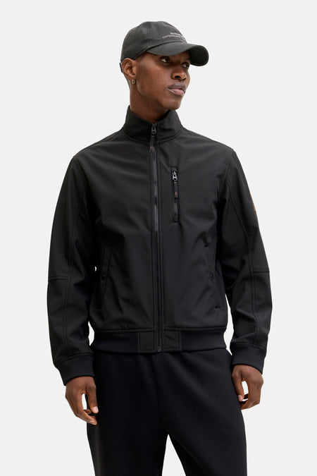 Zwarte regenjas van ORIGINALS BY JACK & JONES, met ritssluiting aan de voorkant en zwarte capuchon.