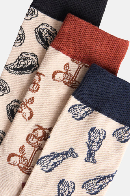 Paire de chaussettes multicolores par ACCESSORIES BY JACK & JONES, avec motifs imprimés et bordures unies.
