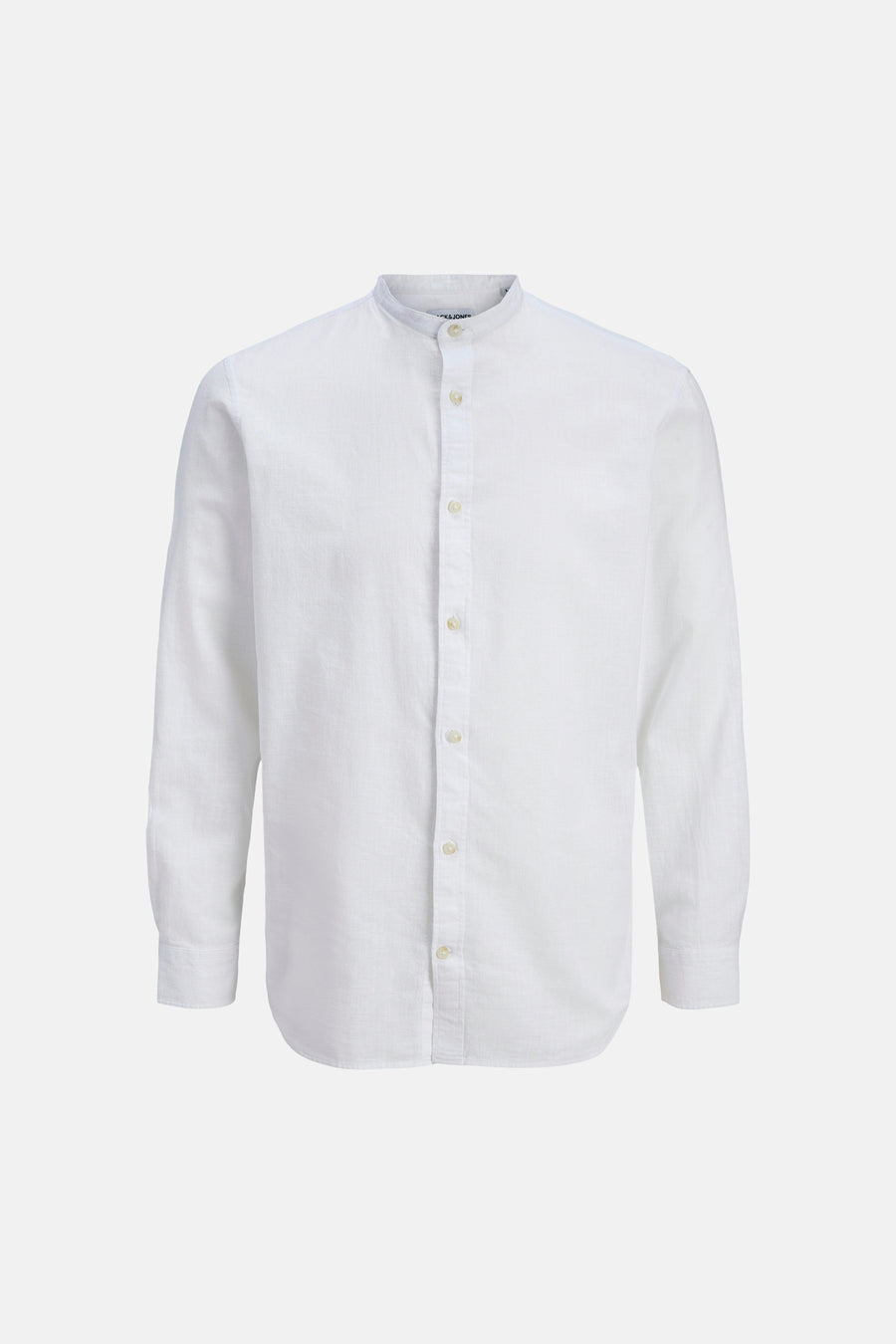 Chemise blanche à manches longues de JACK & JONES, en lin, avec boutons sur le devant.
