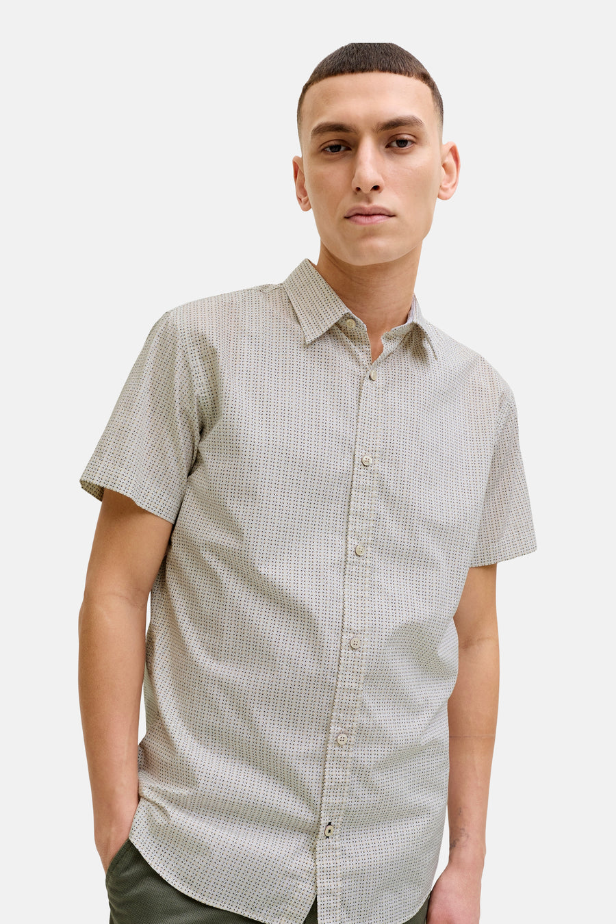Chemise beige à manches courtes de PREMIUM by JACK & JONES, avec un motif géométrique discret.