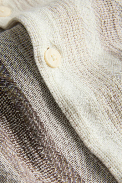 Beige overhemd van ORIGINALS BY JACK & JONES, met bruine strepen, geweven textuur en lichte knopen.