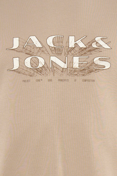 Beige T-shirt met korte mouwen van PREMIUM by JACK & JONES, met grote grafische letters en samenstellingsdetails.