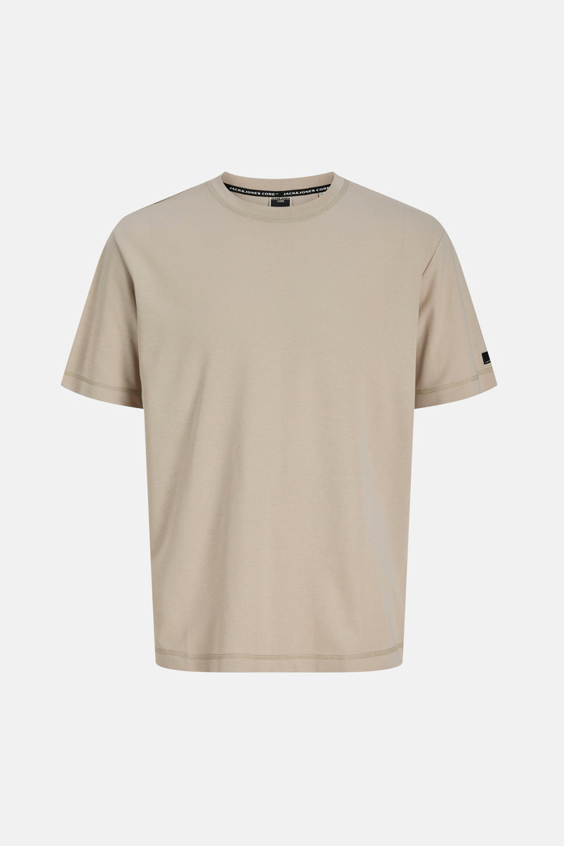 Beige T-shirt met korte mouwen van JACK & JONES, met een ronde hals en een gladde textuur.