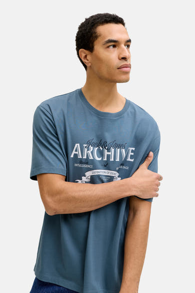 Blauw T-shirt met korte mouwen van Originals by Jack & Jones, met een grafische print op de voorkant.