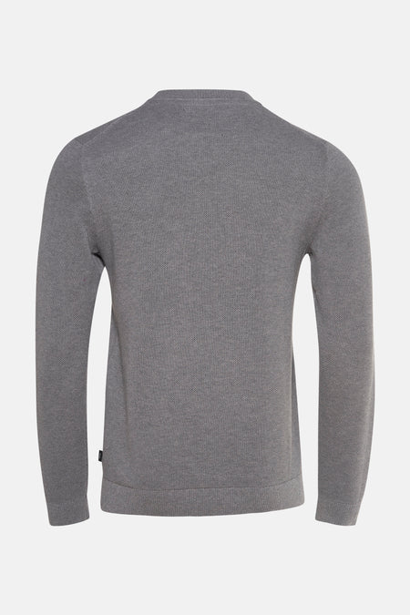Grijze rondehals trui van PREMIUM by JACK & JONES, in textuur breisel, achterzijde.