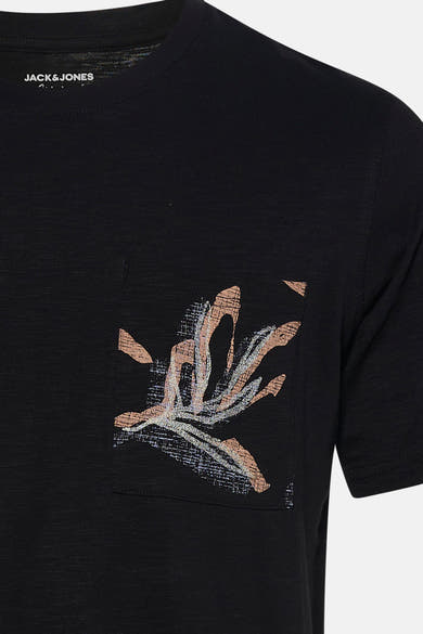 T-shirt noir en tissu texturé de PREMIUM by JACK & JONES avec poche poitrine à motif végétal abstrait.