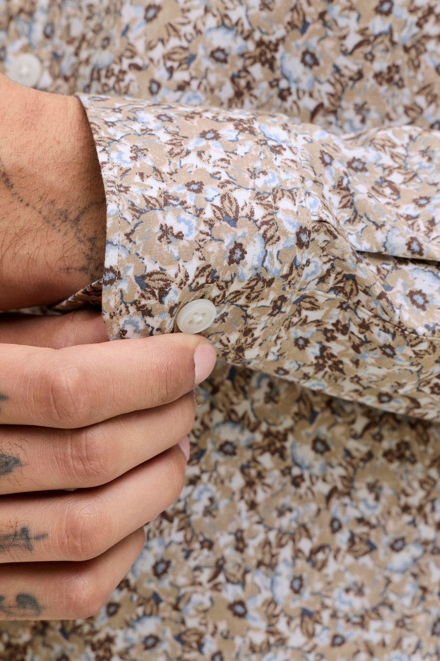 Multikleurig overhemd met lange mouwen van PREMIUM by JACK & JONES met een bloemenprint.