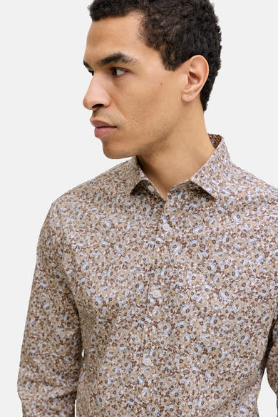 Multikleurig overhemd met lange mouwen van PREMIUM by JACK & JONES met een ingewikkeld bloemenpatroon.