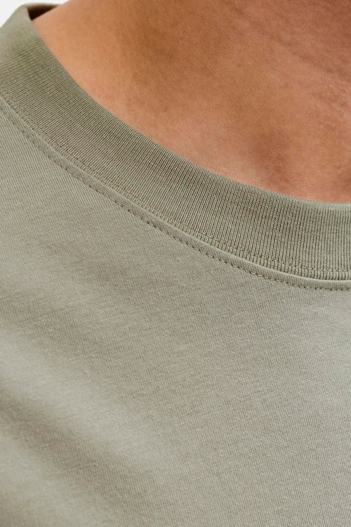 T-shirt à manches courtes vert par Originals by Jack & Jones, avec col rond côtelé et texture en jersey.