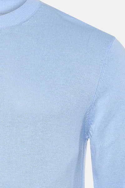 Pull à col rond bleu de PREMIUM by JACK & JONES, en maille fine unie, présentant une texture lisse.