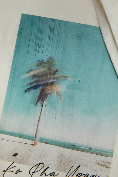 Ecru T-shirt met korte mouwen van ORIGINALS BY JACK & JONES met tropische palmboomprint en opschrift.