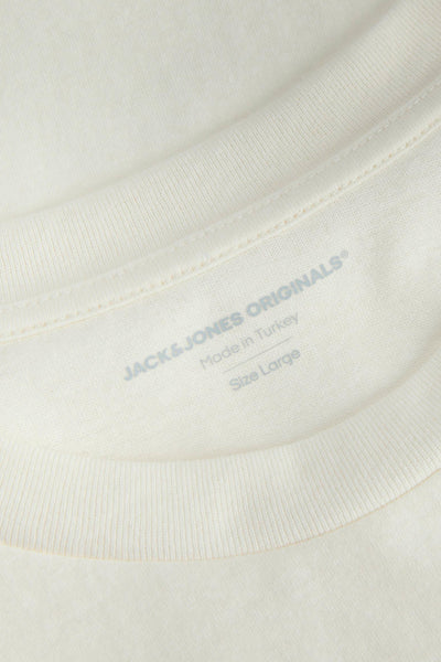 Ecru T-shirt met korte mouwen van Originals by Jack & Jones, met label in de nek.