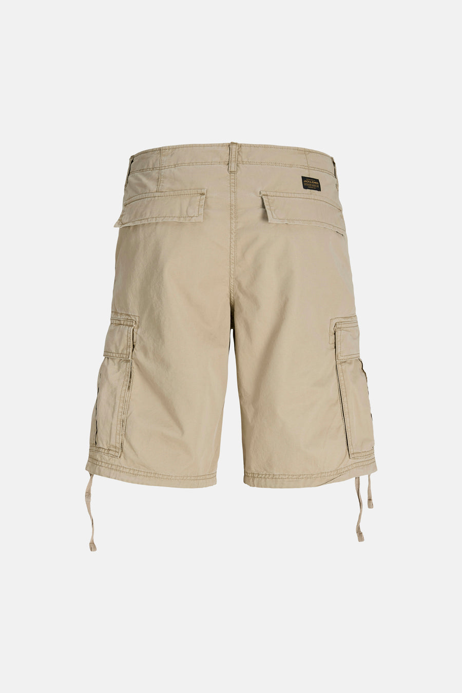 Short cargo beige de JACK & JONES, avec poches et cordons décoratifs à l'arrière.