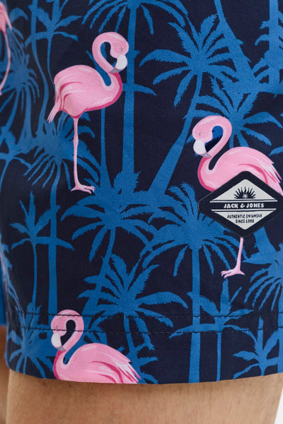 Blauwe zwembroek van JACK & JONES JEANS INTELLIGENCE, met palmboom- en flamingo-print.