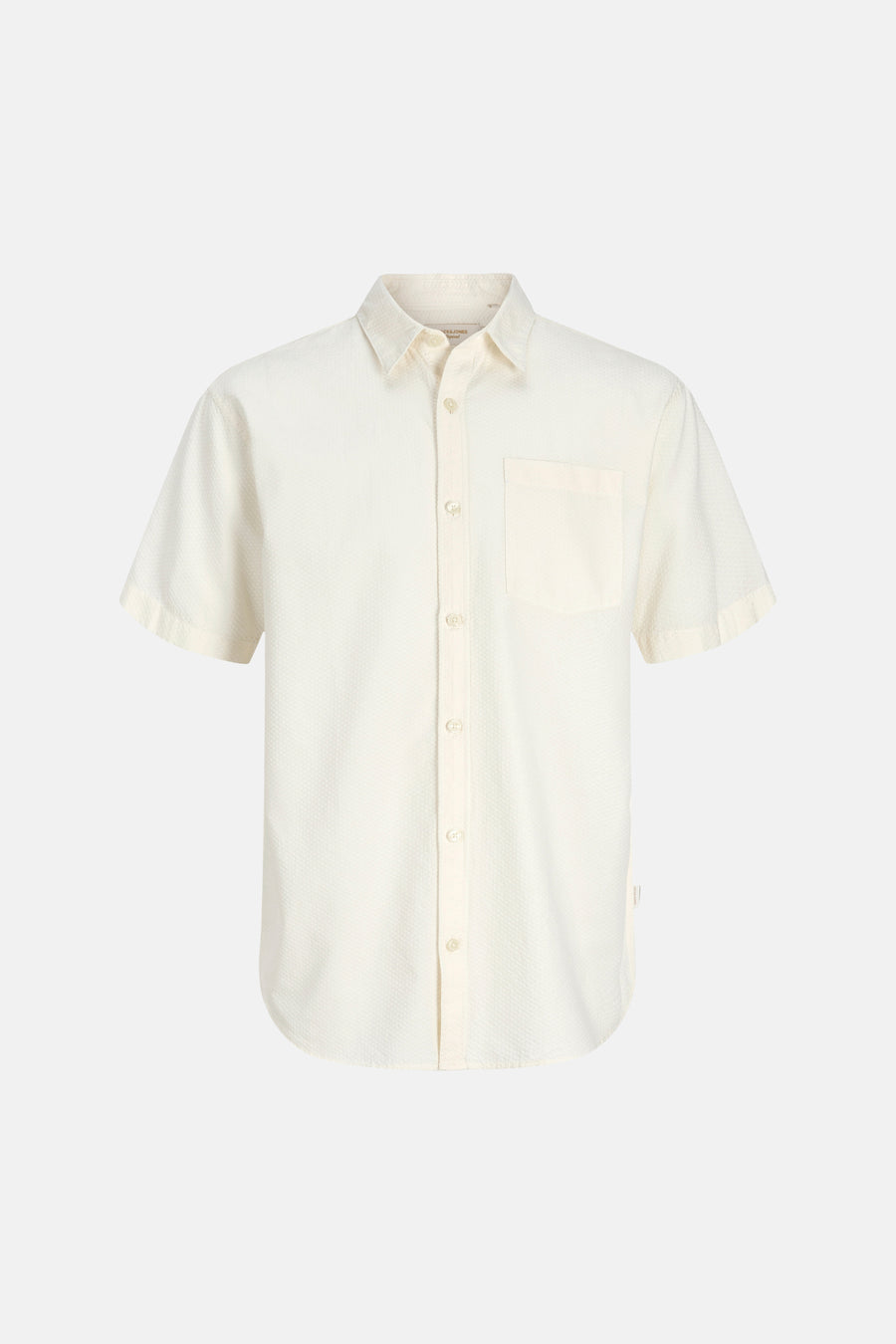 Chemise blanche à manches courtes de JACK & JONES, avec poche poitrine et boutons.
