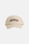 Casquette écru d'ACCESSORIES BY JACK & JONES brodée du texte 'ORIGINALS Remote Community' en bleu et rouge.