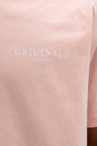 Oranje T-shirt met korte mouwen van ORIGINALS BY JACK & JONES met witte 'ORIGINALS COPENHAGEN' logo.
