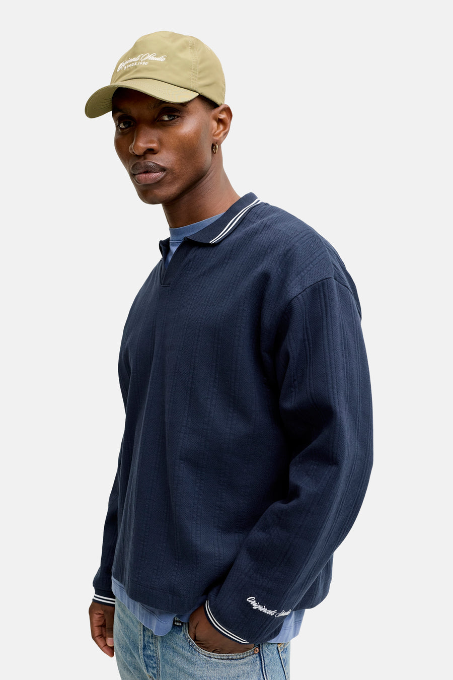 Blauwe polo sweater van ORIGINALS BY JACK & JONES met een getextureerd patroon en geborduurd logo op de mouw.