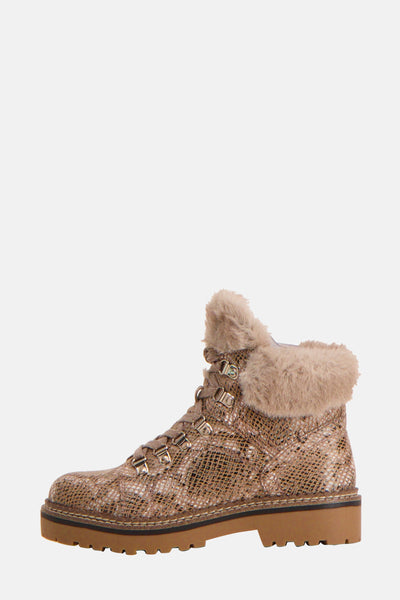 Bottines beiges de TAMARIS avec motif serpent et garniture en fausse fourrure duveteuse, vue de côté.