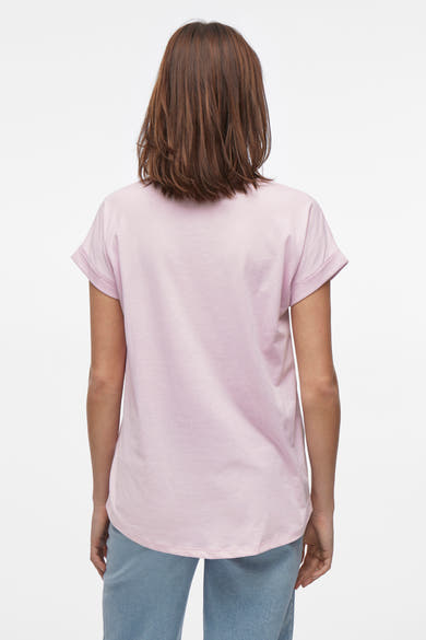 Roze T-shirt met korte mouwen van VILA®, achterkant, gedragen met een blauwe spijkerbroek.