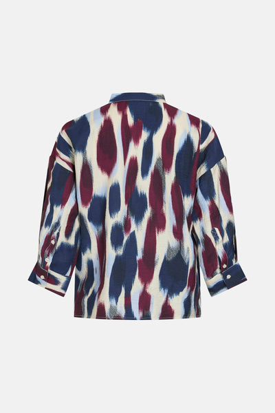 Chemise à manches longues multicolore de VILA®, avec imprimé abstrait bicolore, vue de dos.
