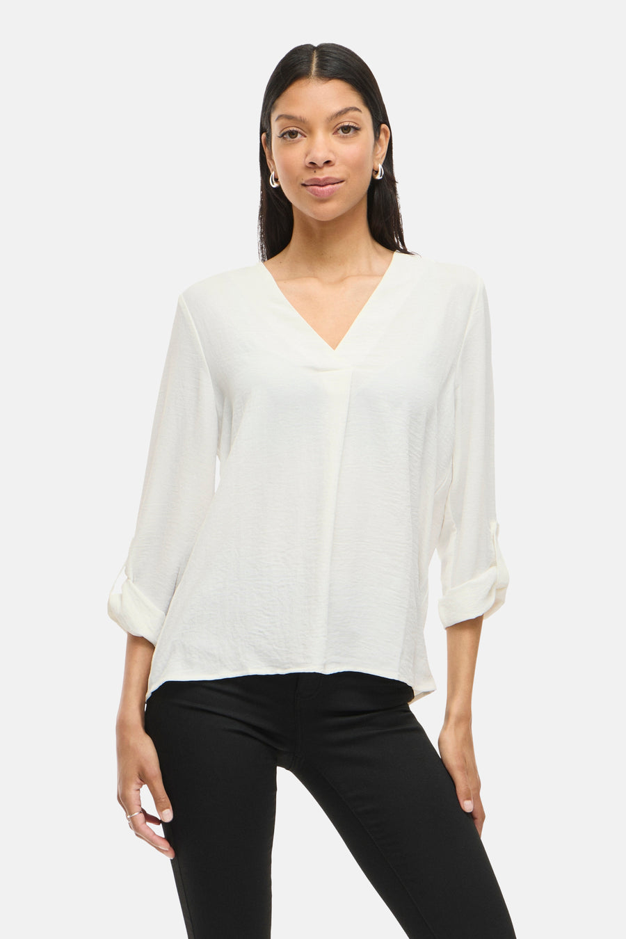 Witte blouse met lange mouwen van VILA, met opgerolde mouwen en een V-hals.