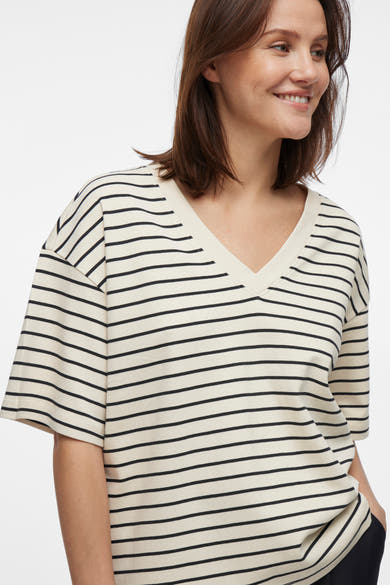 Beige gestreept T-shirt van VILA®, met V-hals en korte mouwen.