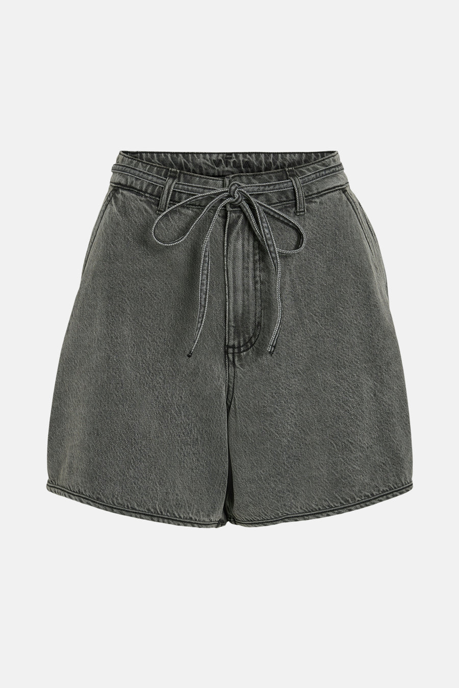 Korte lichtgrijze short van VILA, met een geknoopte trekkoord in de taille en versleten denimdetails.