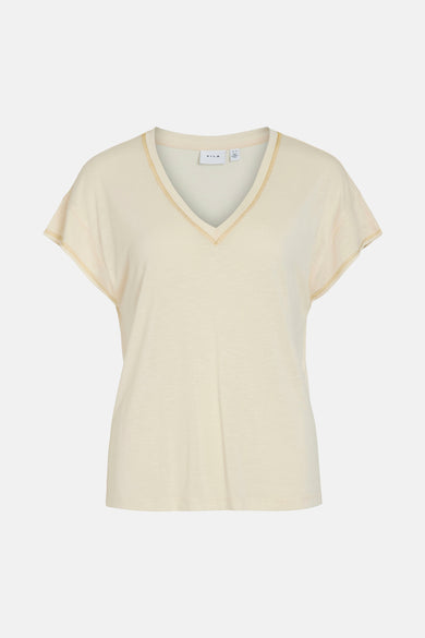 Beige T-shirt met korte mouwen van VILA, met een V-hals versierd met contrasterende stiksels.