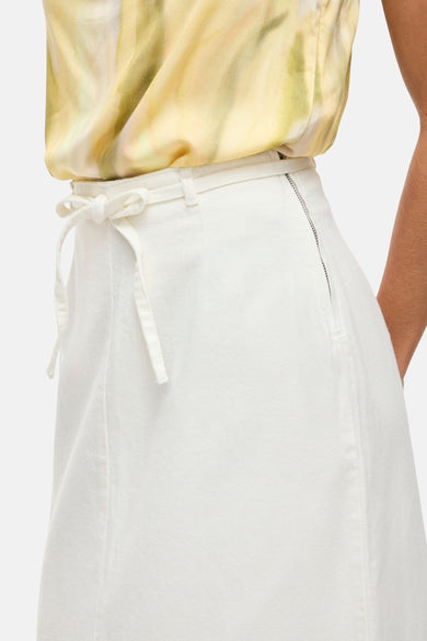 VIPAL HW ANCLE DENIM SKIRT WHITE