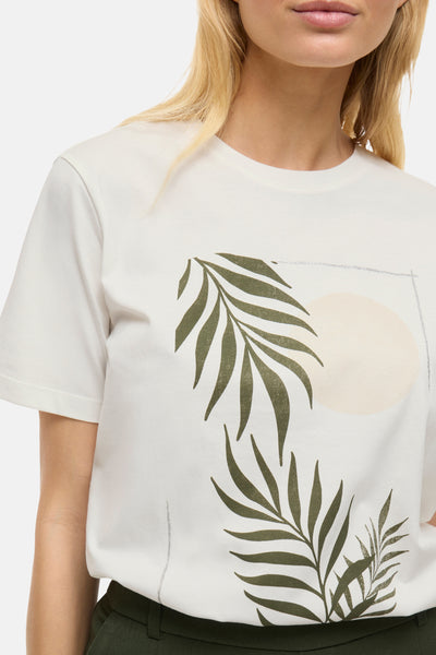 Wit T-shirt met korte mouwen van VILA®, met een palmbladmotief en een cirkel.