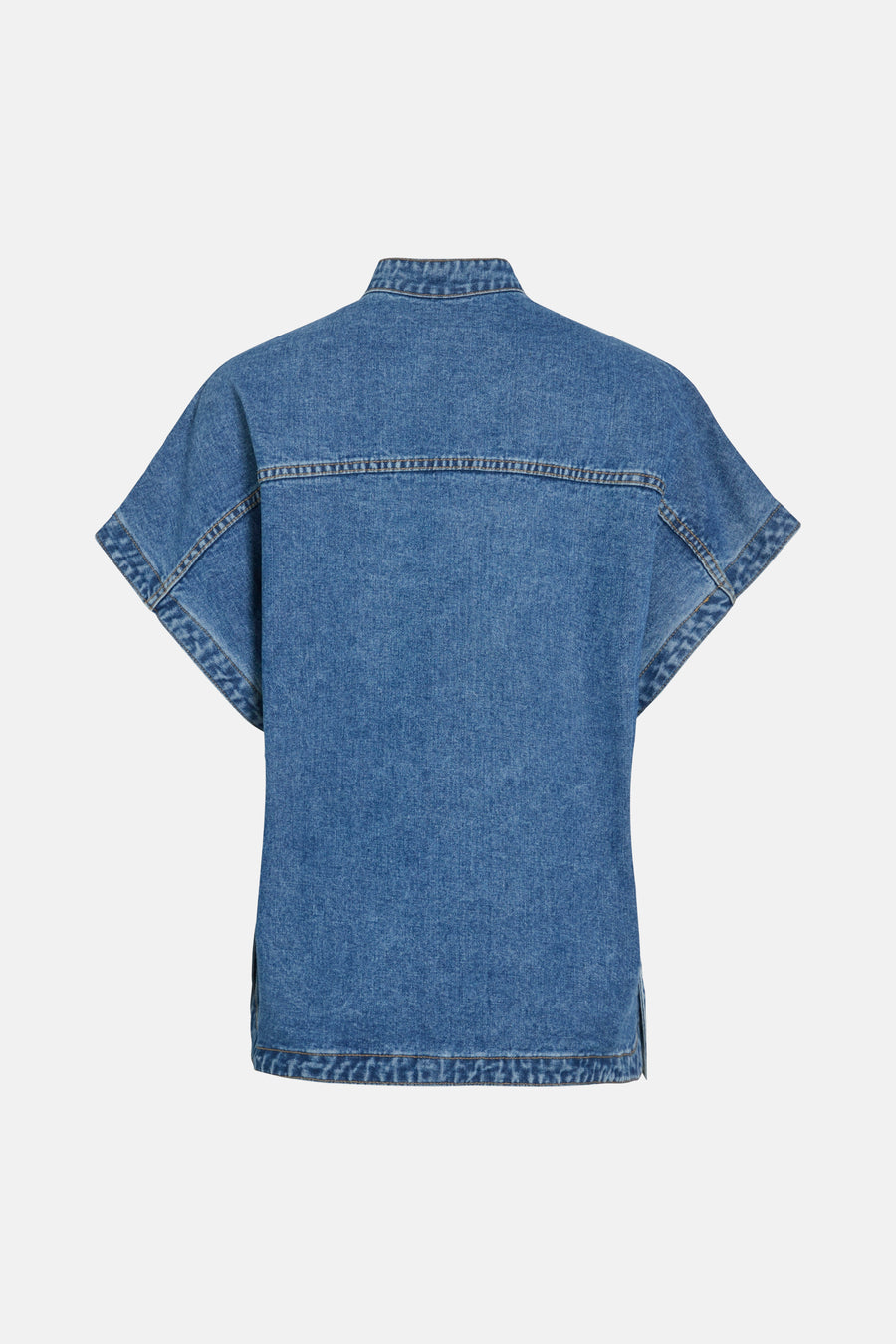Chemise en jean bleu moyen de VILA, avec manches courtes et empiècement au dos.
