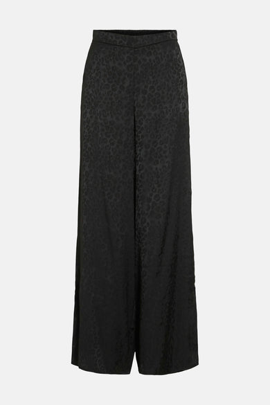 Zwarte broek van VILA®, losse pasvorm en subtiel toon-op-toon luipaardprint.