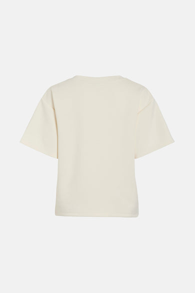 Beige T-shirt met korte mouwen van VILA®, effen en casual, op een witte achtergrond.