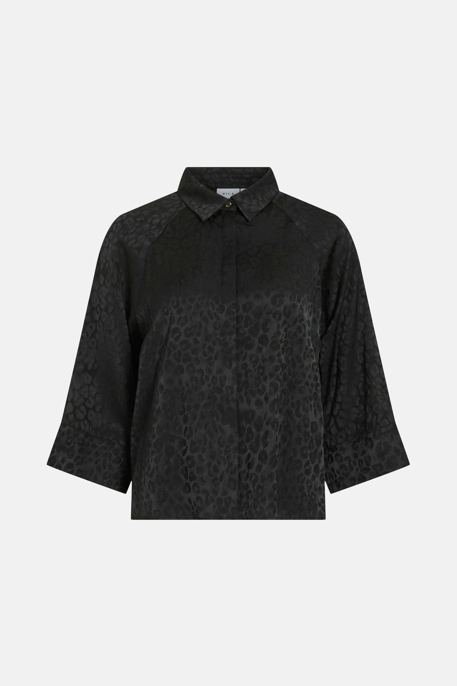 Zwarte blouse met driekwartmouwen van VILA®, toon-op-toon luipaardprint, achterzijde.