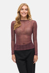 Bordeaux T-shirt met lange mouwen van VILA®, met pailletten, gedragen met een zwarte broek.