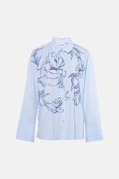 Chemise à manches longues bleue à rayures par VILA, ornée d'un motif floral bleu.