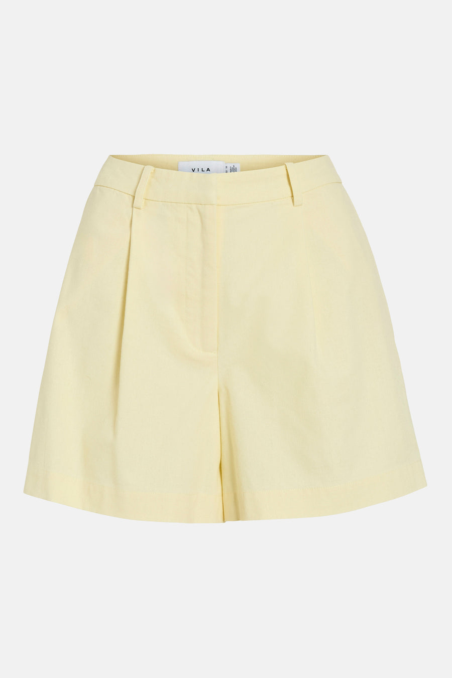 Gele korte broek van VILA, met riemlussen en plooien aan de voorkant.