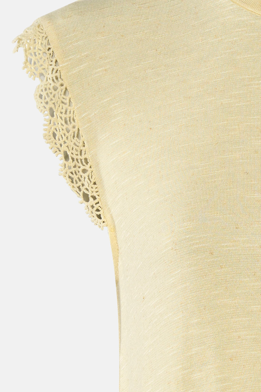 Top sans manches jaune de VILA® en tissu texturé avec bordure en crochet sur l'épaule.