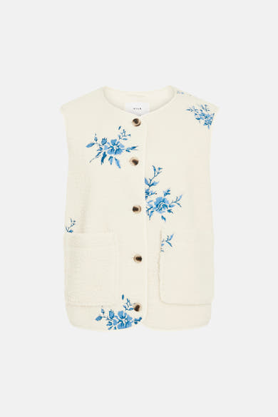 Beige mouwloos vest van imitatiebont van VILA, met blauwe bloemenborduursels en voorzakken.