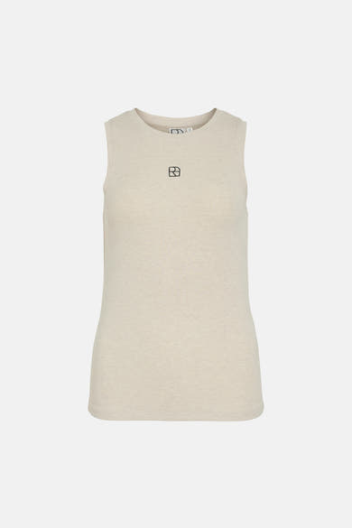Top sans manches beige de ROUGE EDIT, en maille côtelée avec un petit logo noir.