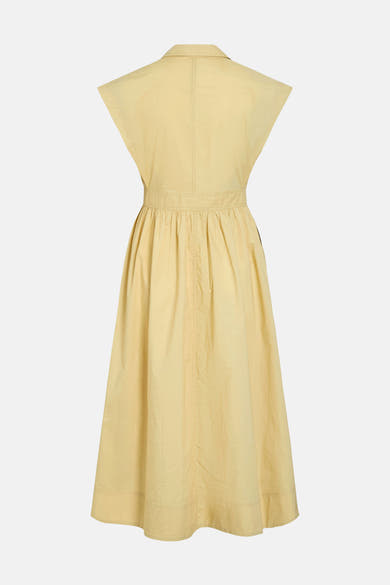 Robe jaune de ROUGE EDIT avec col, sans manches, taille cintrée et jupe plissée, vue de dos.