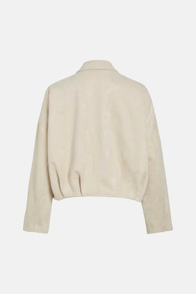 Veste courte beige de VILA, avec une texture douce et un col classique, vue de dos.