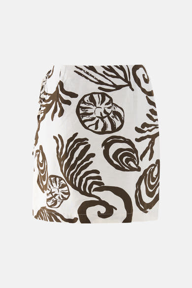 Jupe courte blanche à motifs marron de VILA® imprimés de coquillages et de coraux.