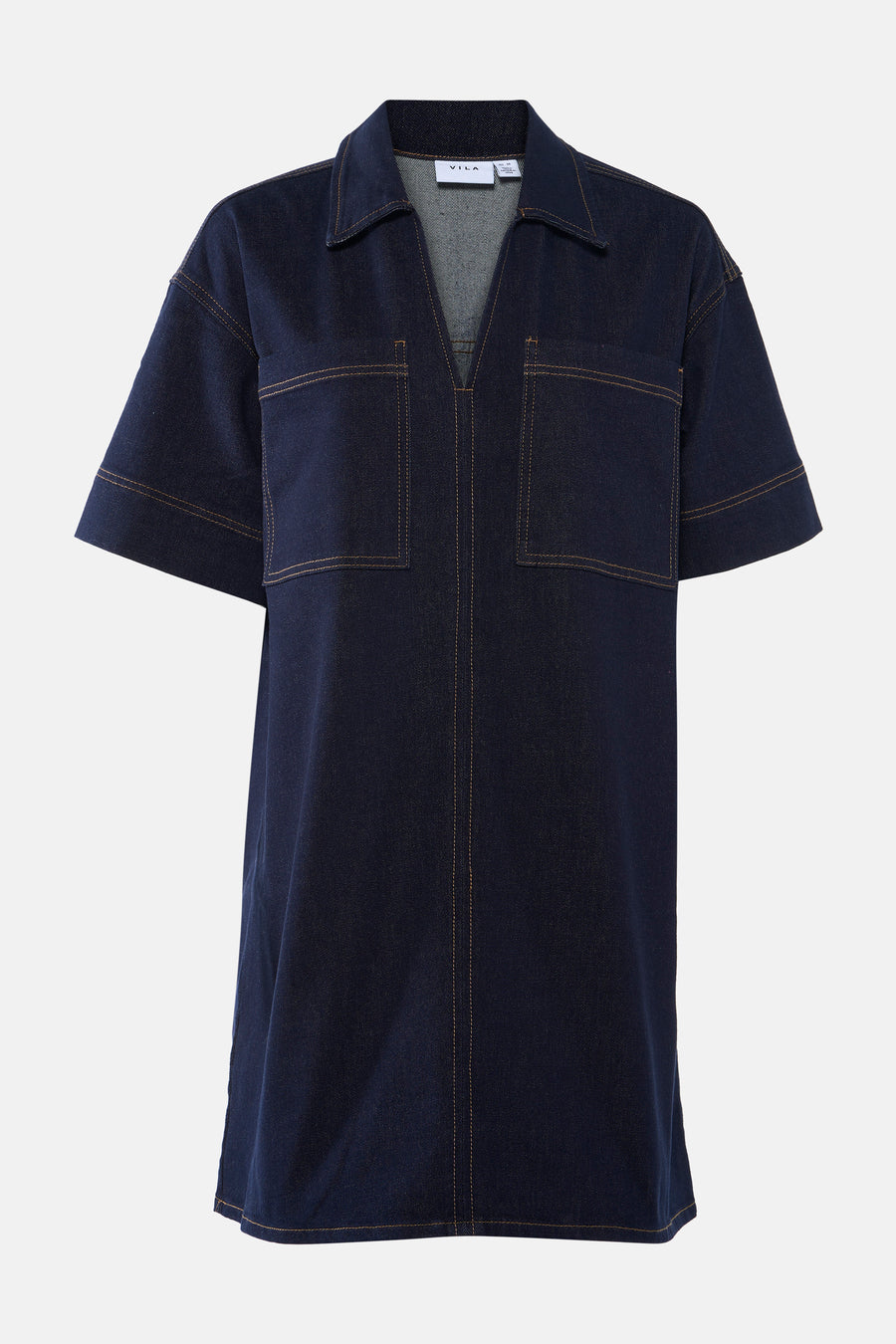 Robe en jean bleu foncé à manches courtes de VILA, avec poches plaquées et coutures apparentes.