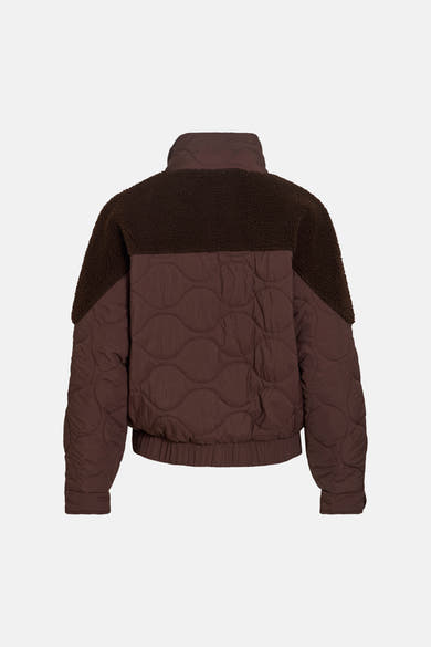 Veste courte marron par VILA® vue dos, avec panneau en fausse fourrure et motif matelassé ondulé