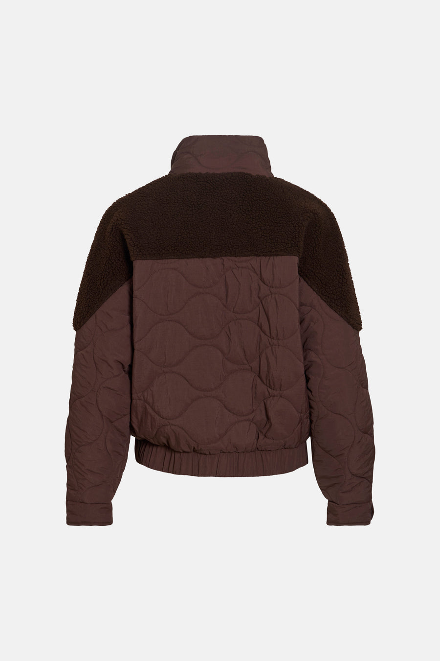Veste courte marron par VILA® vue dos, avec panneau en fausse fourrure et motif matelassé ondulé