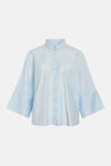 Robe bleu clair de VILA, avec une coupe ample et des manches trois-quarts évasées.