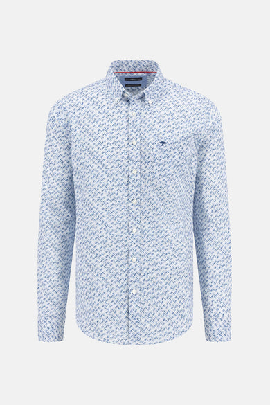 Chemise à manches longues bleue de FYNCH-HATTON, ornée d'un motif géométrique subtil et d'un logo discret.