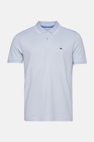 Polo à manches courtes bleu clair de FYNCH-HATTON, avec col et manches à rayures blanches.
